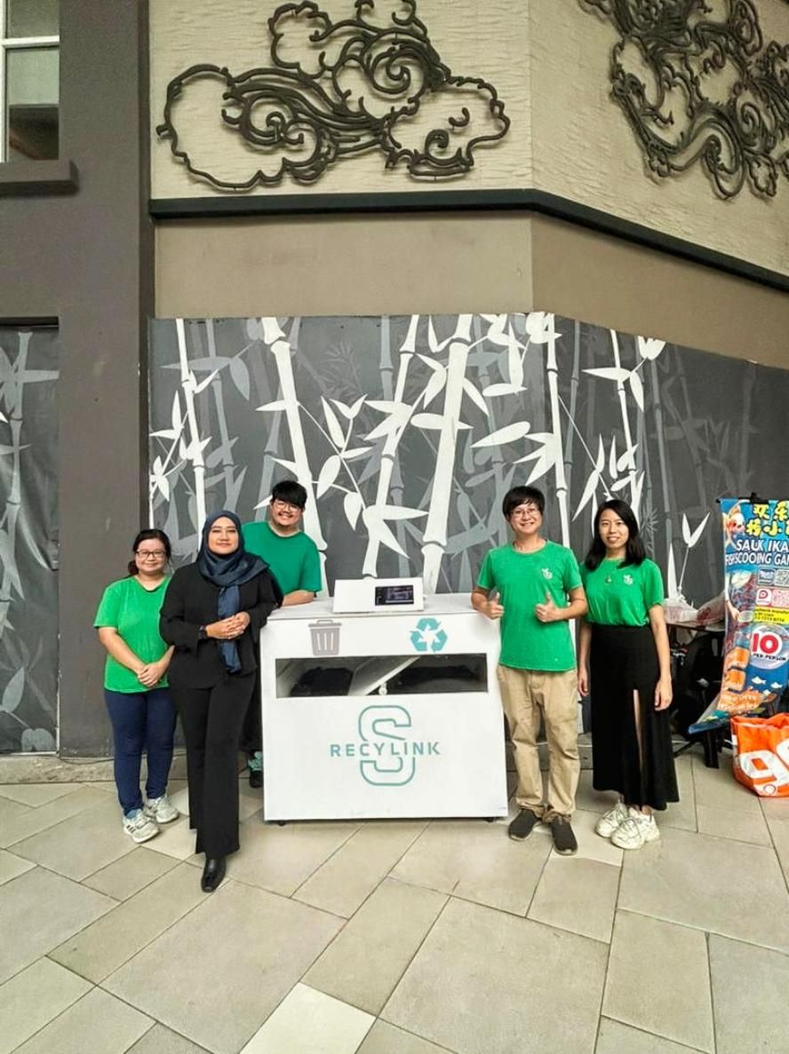 RecyLink S team with building staff at Mall of Medini