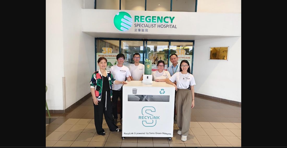 RecyLink S team at Regency Specialist Hospital entrance