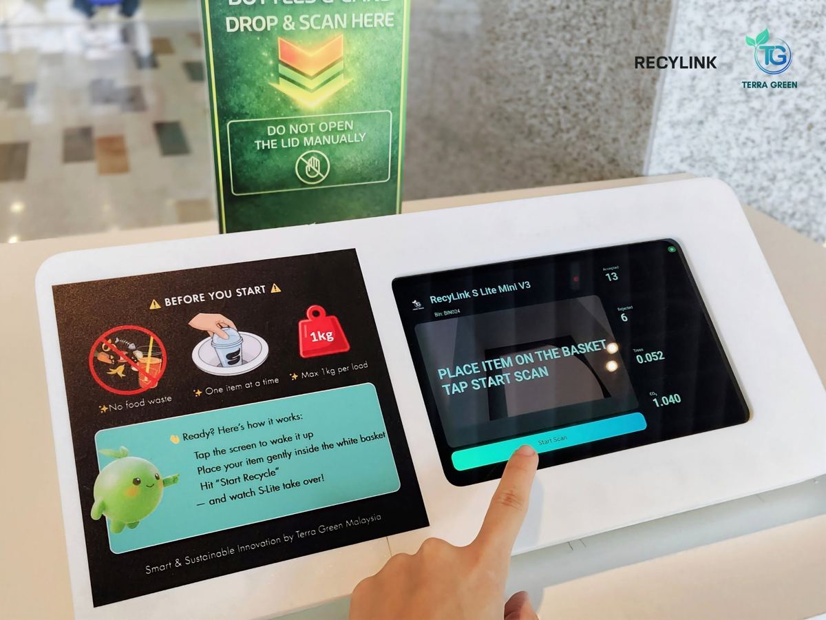 RecyLink S Lite Mini touchscreen interface